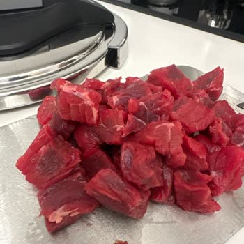 Bozuk Kötü Kokulu Et İçin Sağlık Riski Ve İade İsteği