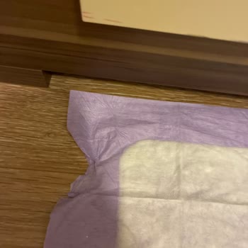 Petfor Eğitim Pedinde Yapışkan Bantların Kağıttan Ayrılamaması Üretim Hatası