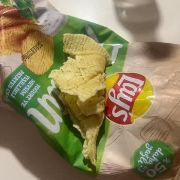 Lays Cips Paketi Yarı Sert Ve Yapışık Çıktı, Tadım Keyfi Bozuldu