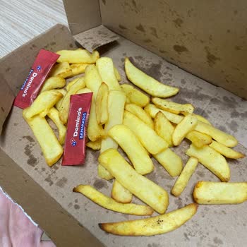 Açılmış Stickerlı Patates Paketi Ve Az Miktar Üzerine Şikayet