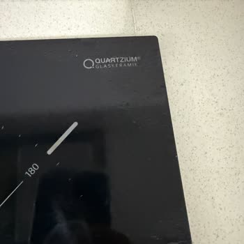 Yeni Teka Ocağının Malzemesi Çabuk Çiziliyor Ve İz Bırakıyor