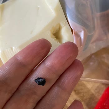 Kaşar Peynirinde Taş Parçası: Sağlık Ve Güvenlik Açısından Acil Dikkat Gerekiyor