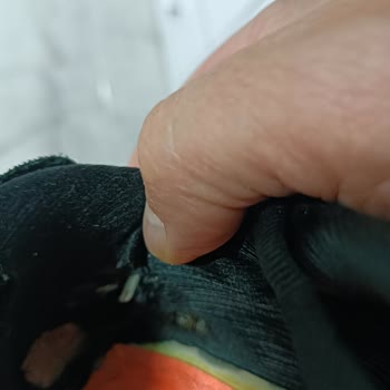 Lumberjack Spor Ayakkabısının Garanti Kapsamında Olmayan Topuk Yırtılması İçin Değişim Talebi