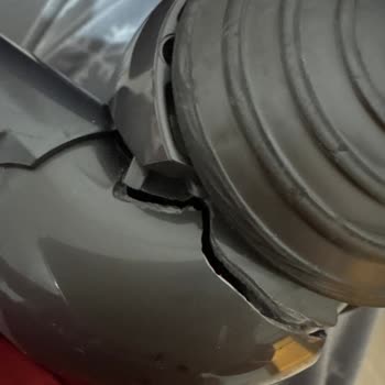 Dyson V11 Başlığının Çatlaması Ve Garanti Reddi