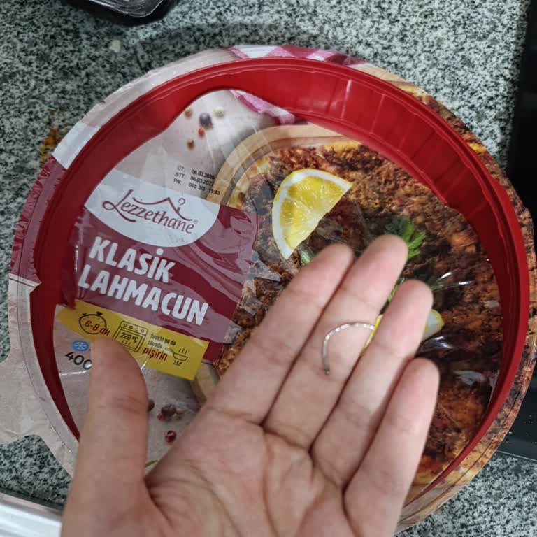 Lahmacun İçinde Çivi Bulunması Sağlık Riskine Yol Açtı