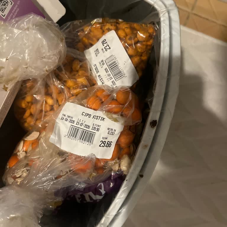 Kuru Yemiş Paketi İçinde Böcek Tespiti