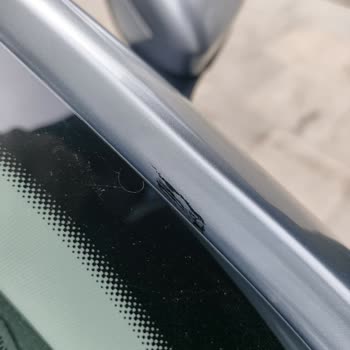 Renault Yetkili Servisin Cam Değişiminde Oluşturduğu Çoklu Hasarlar Ve Haksız Dosya Kapatılması