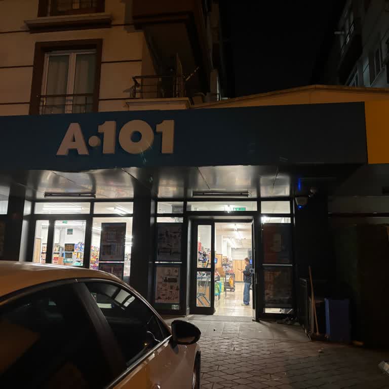 Kasiyerin Saygısız Davranışı Ve Mağaza Erişim Engeli