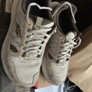 Skechers Ayıplı Ayakkabısının Dikişleri Açıldı Ve Yapışkan Sızdırıyor İade Talebi