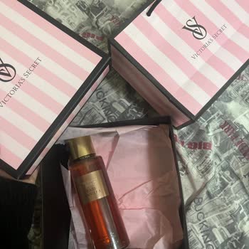 Victoria's Secret Bare Vanilla Parfümü Acılaşarak Kötü Koku Aldı, Değişim Talep Ediyorum
