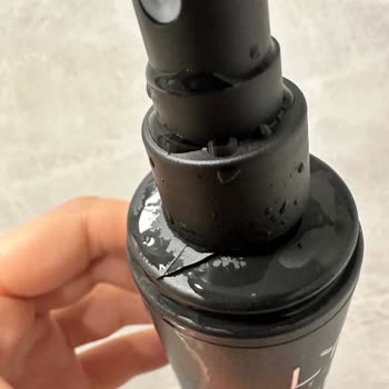 Gratis Şubesinde Satın Aldığım Lykd Makyaj Sabitleyici Spreyin Kırık Kapaklı Ve Sızdıran Durumu