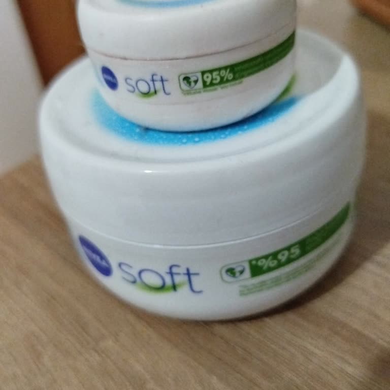 Nivea Soft Jojoba Yağlı Nemlendirici Kremi Kullanımında Ani Akneler Ve İade Talebi