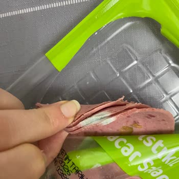 Eminoğlu Macar Salamının Küflü Çıkması Nedeniyle Geri Ödeme Ve Ürün Değiştirme Talebi