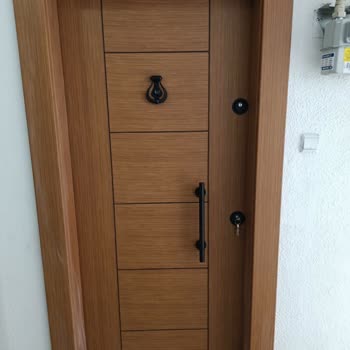 Renk Uyumsuzluğu Ve Depozito Tehdidiyle Zorla Kabul Ettirilen Kapı Sorunu