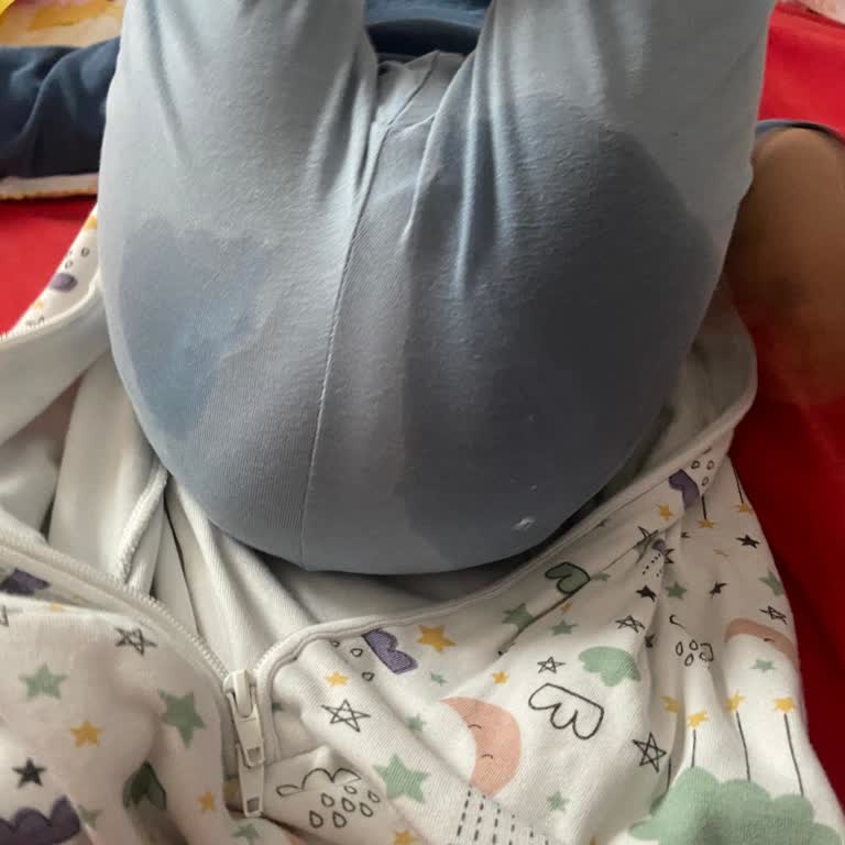 Molfix 5 Numaralı Cırtlı Bez Gece Boyunca Sızdırıyor Ve Yatağı Islatıyor