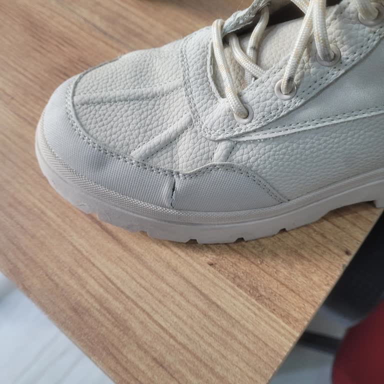 Lumberjack Ayakkabısının Hızlı Yırtılması Markaya Güveni Zedeledi