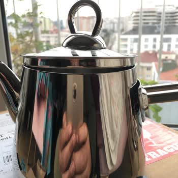 Yanlış Parça Ve Kırık Kulplar: Çaydanlık Takımında Kalite Kontrol Sorunu