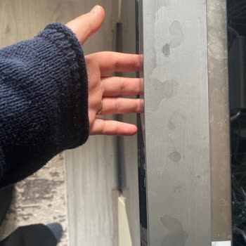 Kapaklarda Dalgalı Lekeler Ve Ücretsiz Değişim Talebi