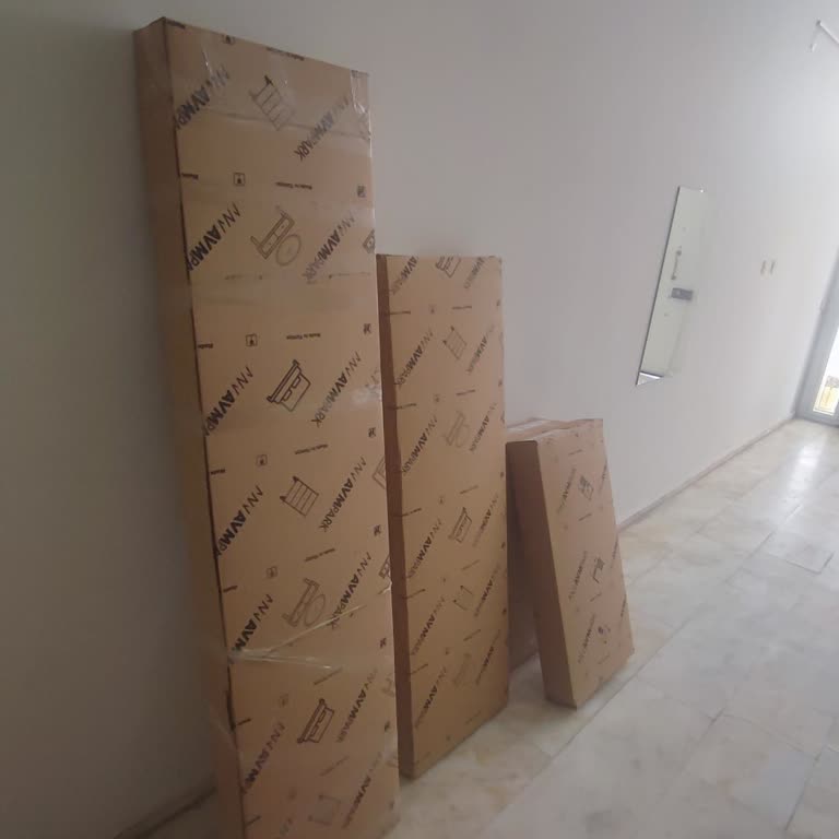 Teslimat Görevlisi Ürünü Kapıya Getirmeyi Reddetti Ve Kimliğimi Yüksek Sesli İstedi