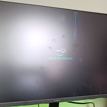 Monitör Paneli Kırık Çıktı Mağaza Ve Servis Hatası İade Talebi