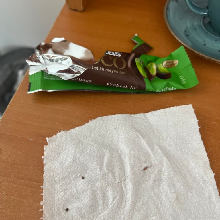 Fellas Markalı Antep Fıstıklı Meyve Barında Çıkan Taşlar Dişi Kırma Riski Yaratıyor