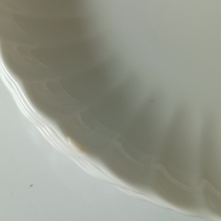 Kütahya Porselen Luz Tabağında Çatlak Ve Boya Sorunu