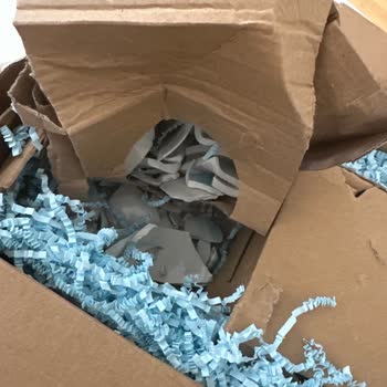 Aras Kargo Ümraniye Şubesinde Kırılan Paketler Ve Saygısız Kurye Davranışı