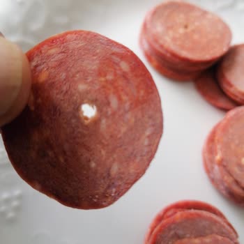 Sucukta Boydan Boya Delik, Gıda Güvenliği Endişesi Ve Firma Yanıtı Yok