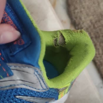 Slip-In Tasarımlı Ayakkabının Deformasyonu Kullanıcı Hatası Olarak Reddedildi, Değişim İstendi