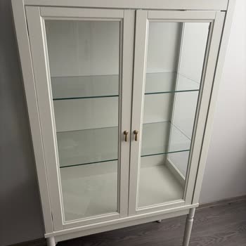 İKEA Antalya Montaj Ekibi Duvara Zarar Verdi, Saygısız Ve Güvensiz Vitrin Bıraktı