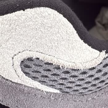 Üst Üste Kullanılmış Ayakkabı Gönderimi Ve Yorucu İade Süreci