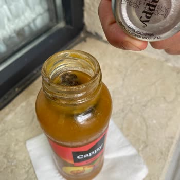 Cappy Şeftali Suyu Şişesi Patladı Ve Küflü İçerik Nedeniyle Evime Zarar Verdi