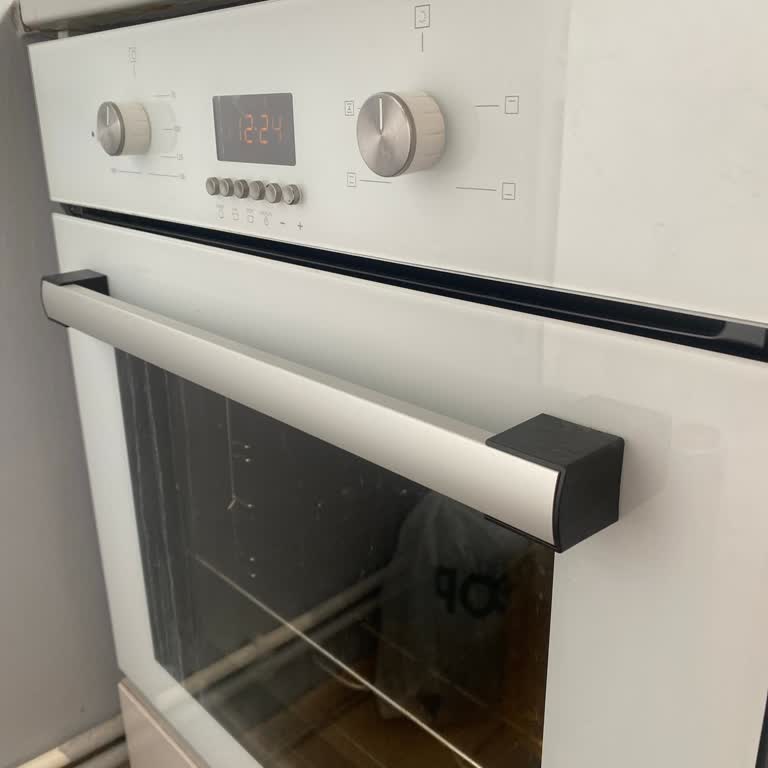 Kumtel B66 SF2 Ankastre Fırını Sürekli Kilitlenerek Kullanılamıyor