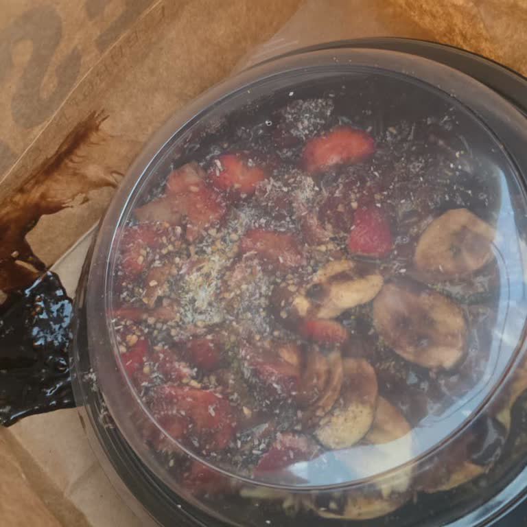 Dökülmüş Waffle Ve Şubenin Saygısız Tutumu