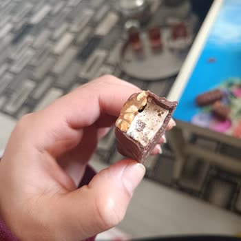 Eti Maksimus Çikolatalarında Sert Ve Küf Benzeri Yapı Bozuk Ürün Şikayeti