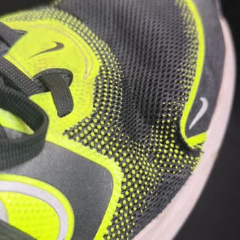 Nike Ayakkabısındaki Üretim Hatası Ve Mağaza Destek Eksikliği