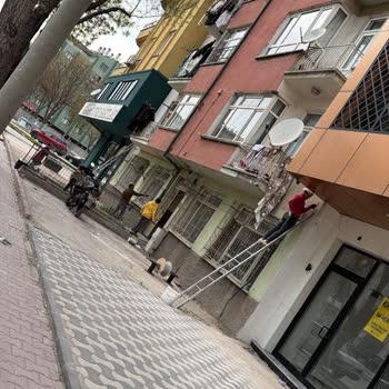 Türk Telekom’un İzinsiz Kablo Çekimi Dış Cepheye Zarar Veriyor