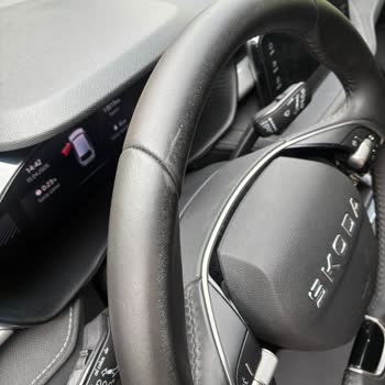 Skoda Fabia Direksiyon Simidindeki Soyulma Ve Garanti Kapsamında Haksız Reddi