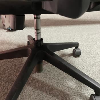 Garanti Kapsamındaki Kırılan Yönetici Koltukları İçin Ücretsiz Parça Değişimi Talebi