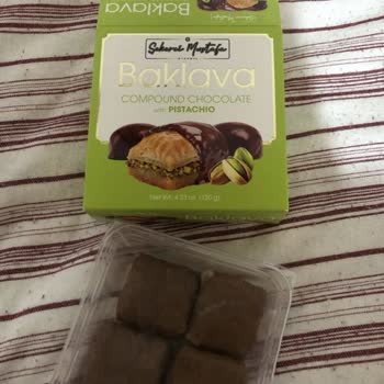 Müddeti Geçmemiş Çikolatalı Baklavanın Küflü Çıktığı Ve Şirketin İletişimsizliği