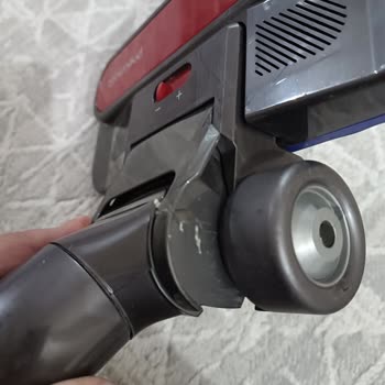 Dyson Süpürge Başlığının Tekrarlayan Kırılmaları İçin Ücretsiz Değişim Talebi