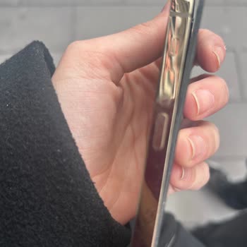 Orijinal Olmayan Pil Ve Şişen Batarya Nedeniyle Arka Cam Patlaması