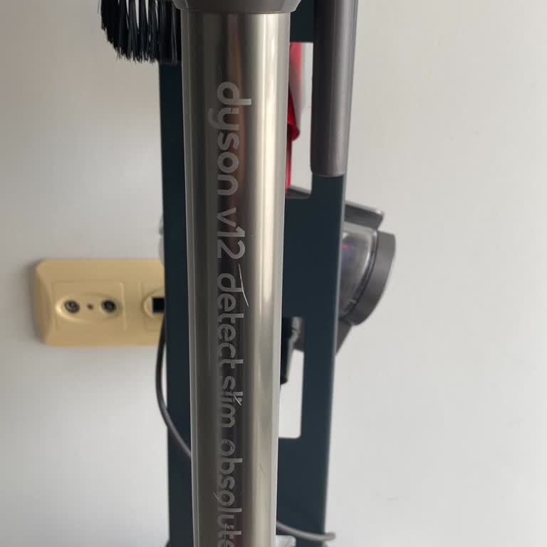 Dyson V12 Süpürge Filtre Değişimine Rağmen 3-5 Saniyede Durma Sorunu Ve Servis Talebi