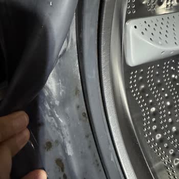 Kapak Plastik Parçasındaki Küflenme Ve Kararma Nedeniyle Tam Değişim Talebi