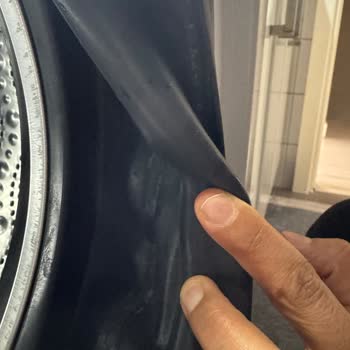 Kapak Plastik Parçasındaki Küflenme Ve Kararma Nedeniyle Tam Değişim Talebi