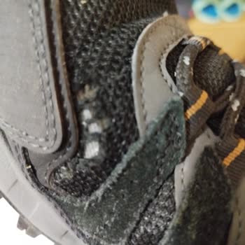 Yüksek Fiyatlı Ayakkabının Altı Ayda Parçalanması Ve Ücret İadesi Talebi