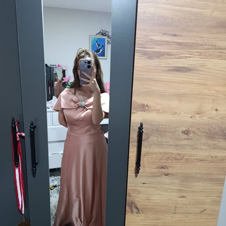 Abiye Ürünü Açıklamayla Uyuşmadı, İade İçin Uzun Ve Zor Süreç