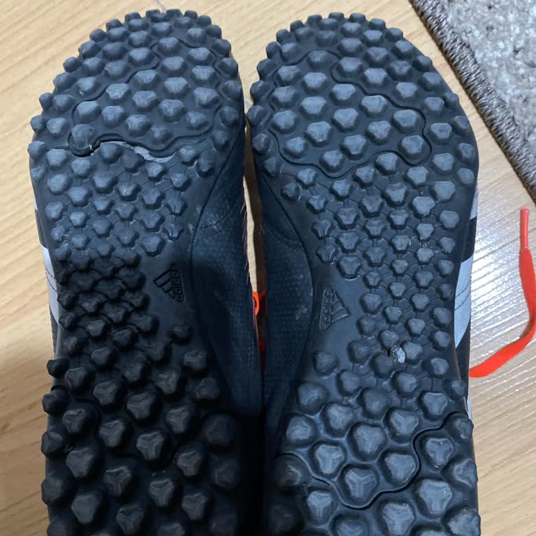 Adidas Predator Ayakkabısında Garanti Süresi İçinde Tabanda Yırtılma