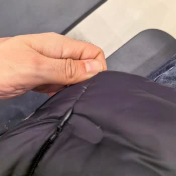 Yüksek Fiyatlı Lacoste Kaz Tüyü Yelekte Aşırı Tüy Çıkması Ve Kalite Sorunu