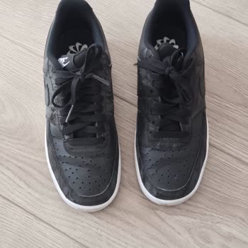 Nike Ayakkabısında Aşırı Sertlik Ve Ayağa Batan Parça Nedeniyle İade Talebi